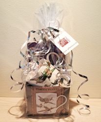 Cadbury's Hot Chocolate & Vintage Planes Mug Gift Set