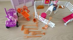 Horse Play Set Valley Ranch Stable Horses Figures - 32 items 