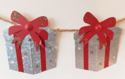 Christmas Metal Gift Box Garland - Rustic Rope 