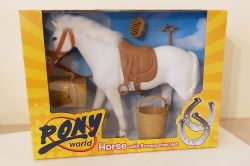 Horse & Accessories Set - 8 Items - 3 Colours - Pony World 10119