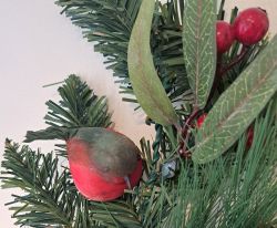 Large Christmas Robin Mixed Pine & Berry Spray 60cm - Artificial - Sage Decor