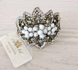 Flower White & Faux Diamante Stylish Bracelet - Free Gift Bag