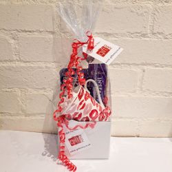 Cadbury's Hot Chocolate & White Lip Mug Gift Set -