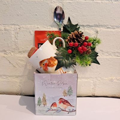 Christmas Yorkshire Tea, Biscoff Biscuit, & Winter Robins Mug Gift Set