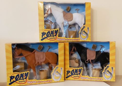 Horse & Accessories Set - 8 Items - 3 Colours - Pony World 10119