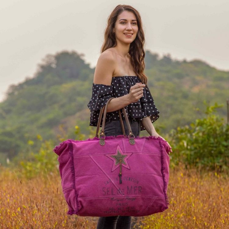 Pink weekend bag shop